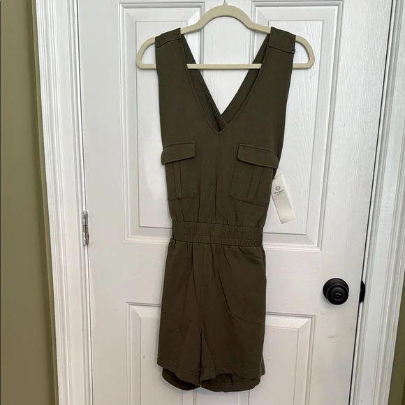 Mono B Olive Green Sleeveless Romper - Picture 3 of 11